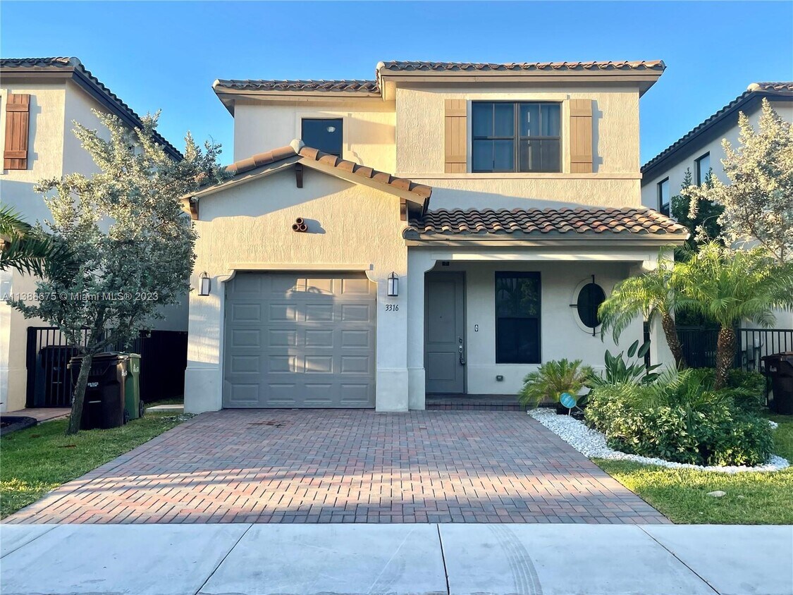 Photo - 3316 W 98th Pl (Hialeah, FL)