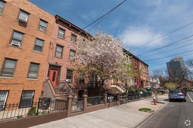 Building Photo - 212 5th St Unit 3 Rental