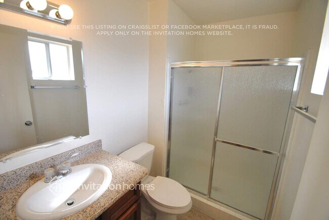 Photo - 429 E 10th Dr