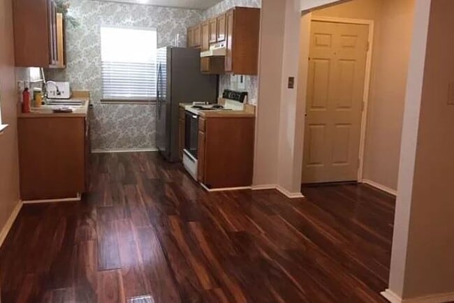 Photo - 4406 Knollchase