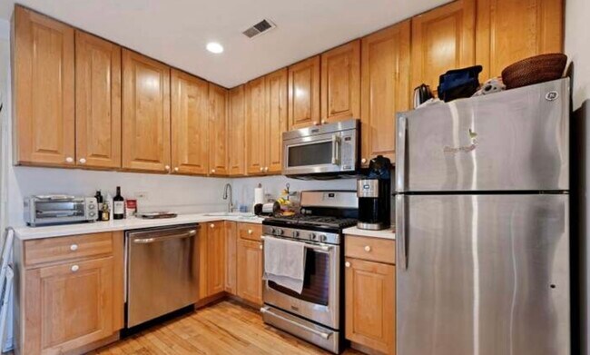 Photo - 2544 N Burling St Unit 2R