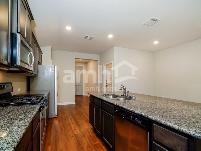 Photo - 8105 Cottage Rose Dr