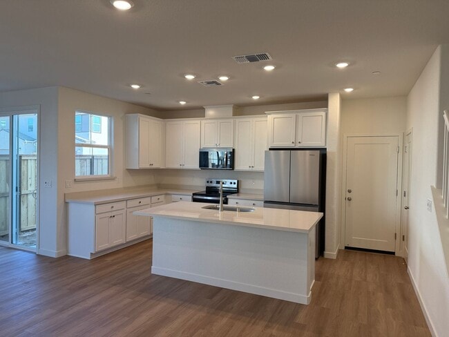 Photo - 2914 Skyward Ln
