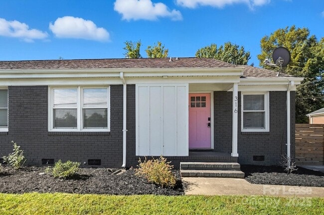 Photo - 316 Hollis Rd