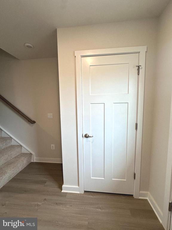 Photo - 369 Huntwell W Ave