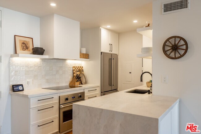 Photo - 1351 N Crescent Heights Blvd Unit 316