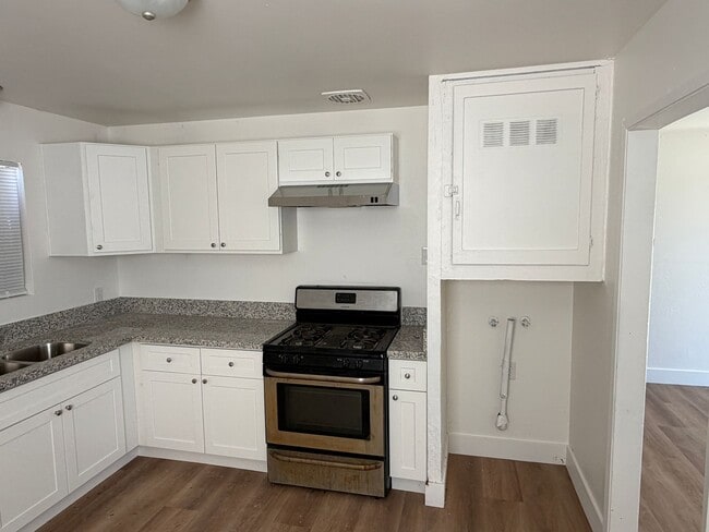 Photo - 719 E Roosevelt Ave