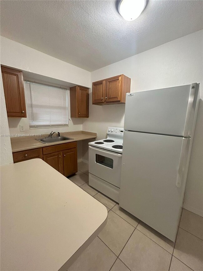 Photo - 1119 NE 15th St Unit 2