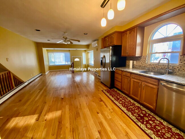 Photo - 250 Western Ave