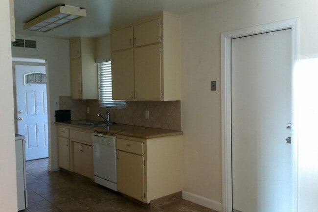Photo - Lovely 3 Bedroom 1.5 Bath in Clovis