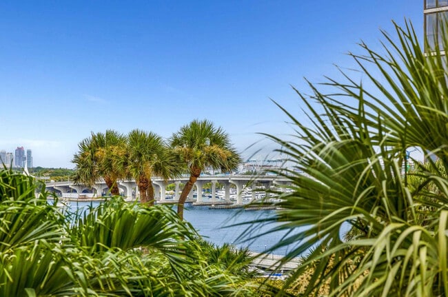 Photo - 1717 N Bayshore Dr Unidad ID1281848P