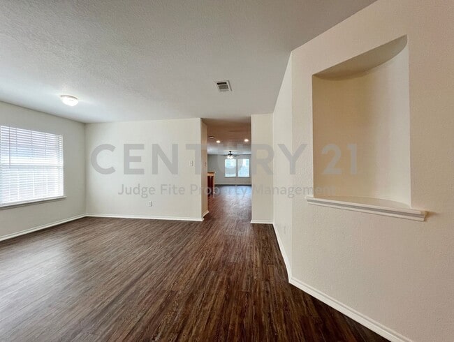 Photo - Recently Updated 3/2/2 Home Located in Nor...
