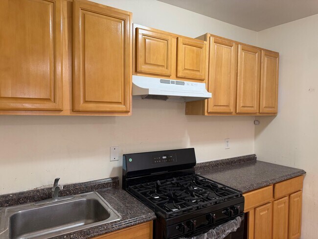 Photo - 68 Condict St Unit 2