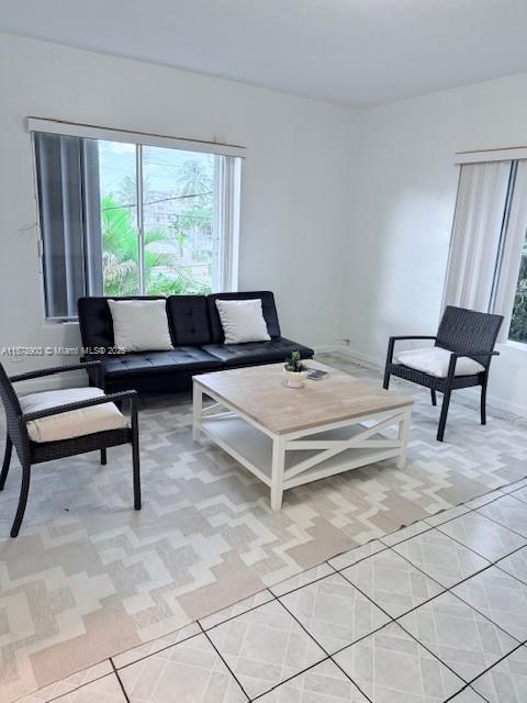 Photo - 7610 Dickens Ave Unidad 4