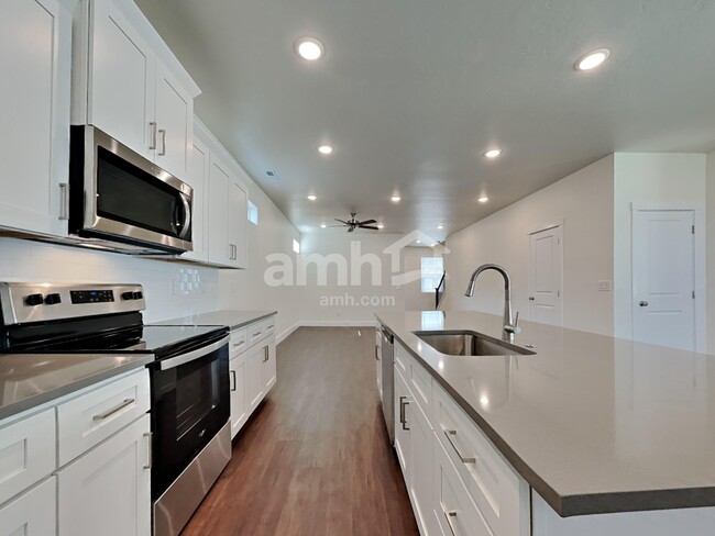 Photo - 1498 N Alderleaf Ave