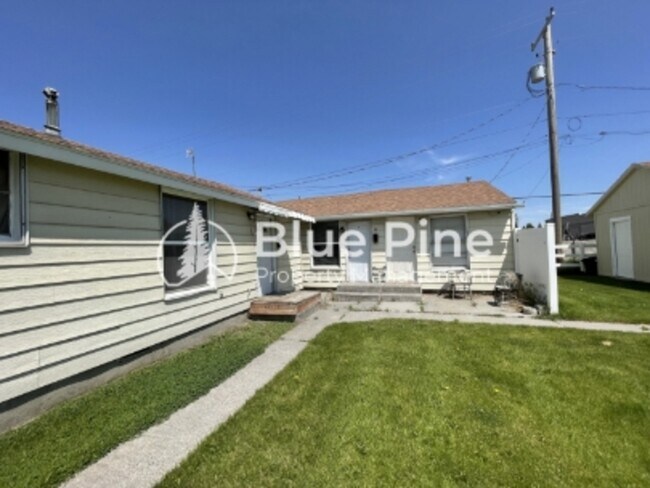 Photo - 550 W 21st St Unit 1