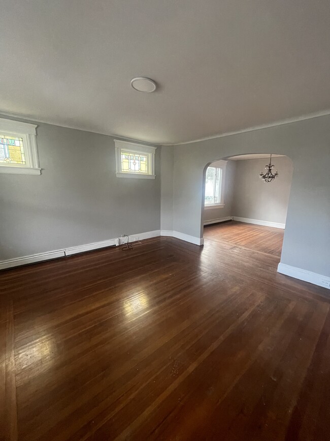 Living room - 89 Shaler Ave Unit Apartment 1