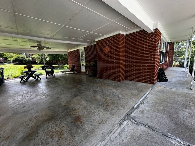 Photo - Partially furnished 3 bed/ 1.5 bath - Morr...