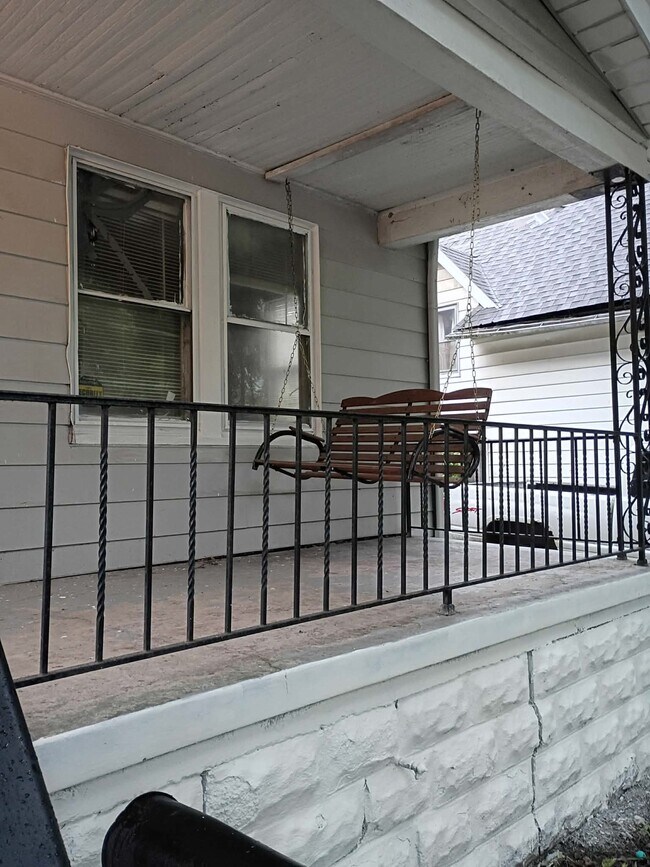 615 Prouty Ave