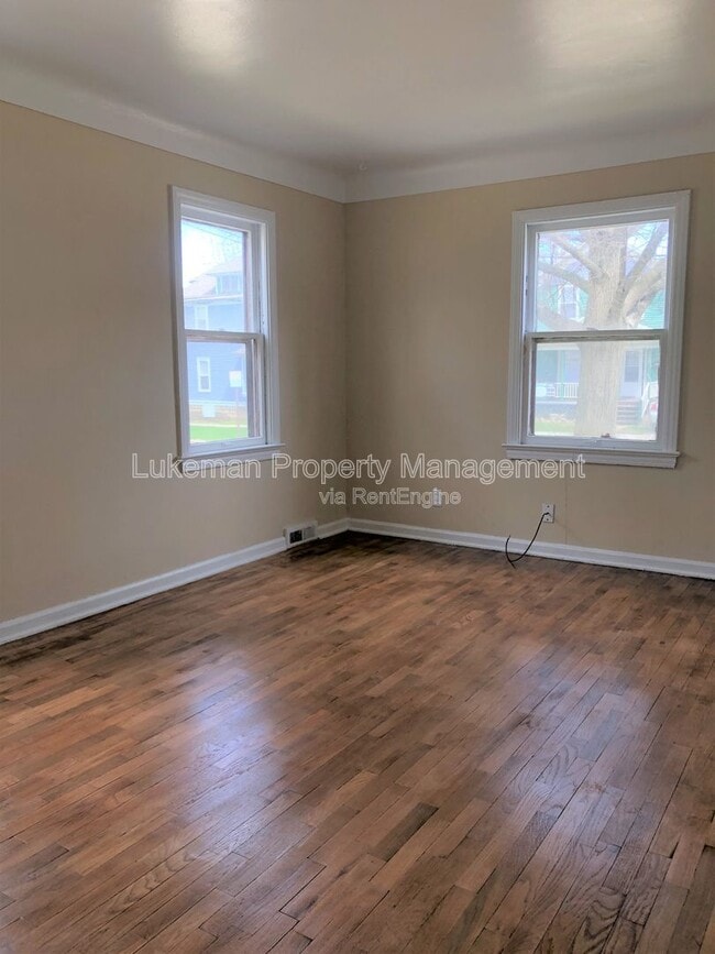 Photo - 1410 Oak St Unit 1