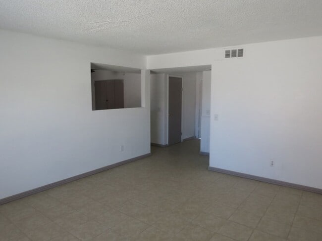 Photo - Hacienda Estates Three Bedroom Two Bath home !!! Close to Hospital and Retail Stores