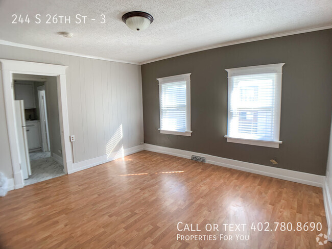 Building Photo - All utilities included! Unit 3 Rental