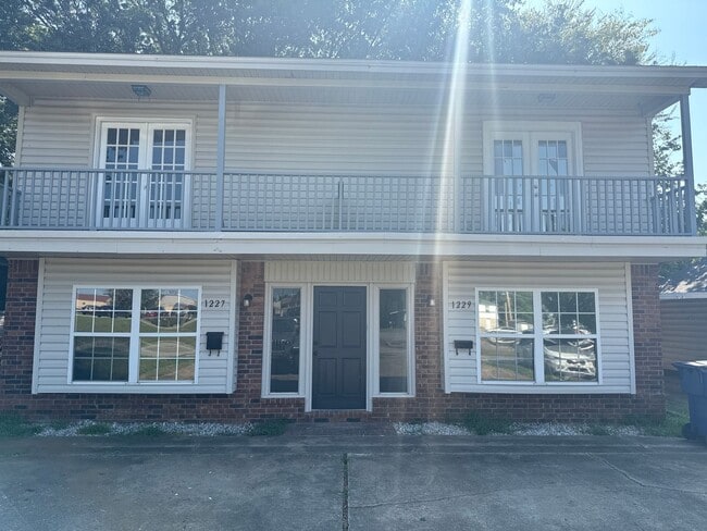 Building Photo - SOUTH 17TH DUPLEX Unit 1229 Rental