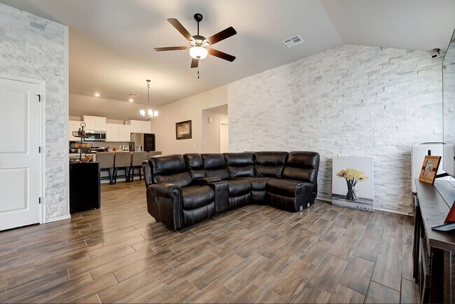 Photo - 11652 SW 12th St