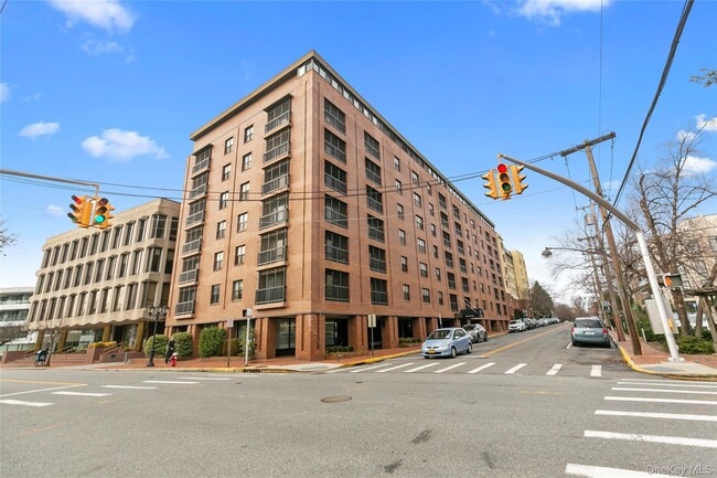 Building Photo - 12 Bond St Unit 4-C