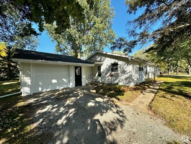 Building Photo - 2202 Sunny Ln Rental