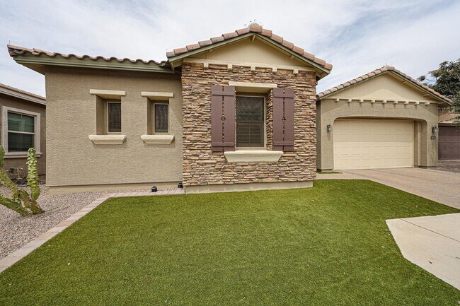 Photo - 1424 E Pedro Rd