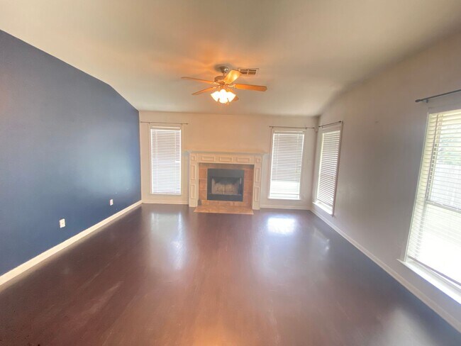 Photo - Beautiful 4 bed 2 bath home in White Rock subdivision.