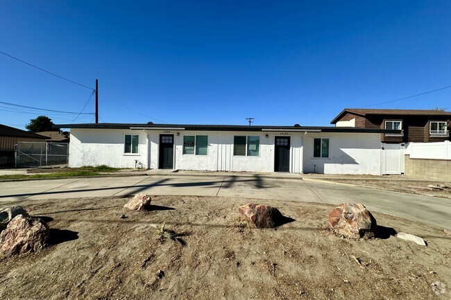 Building Photo - 1433 S San Antonio Ave Unit Duplex  2 Rental