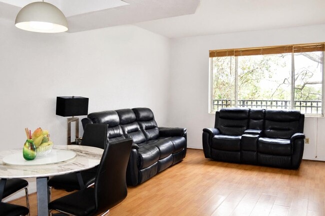 Photo - 711 SW 148th Ave