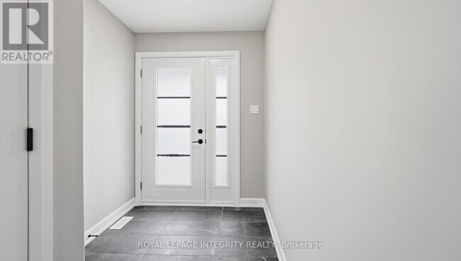 Photo - 1229 Montblanc Cres