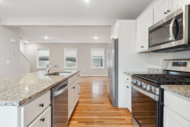 Photo - Half Peak Ledges