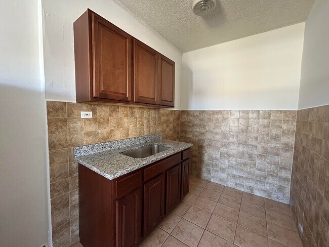 Photo - 2712 N Milwaukee Ave