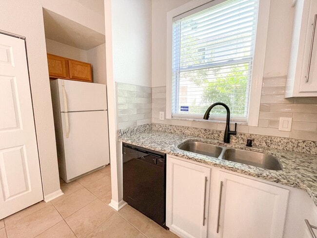 Photo - Victoria Station #123