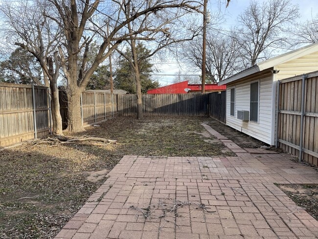 Photo - 2706 22nd St Unidad Front