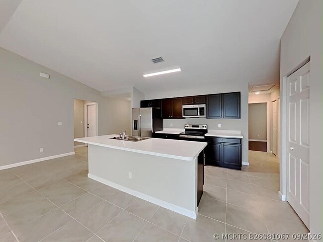715 Campo Ln