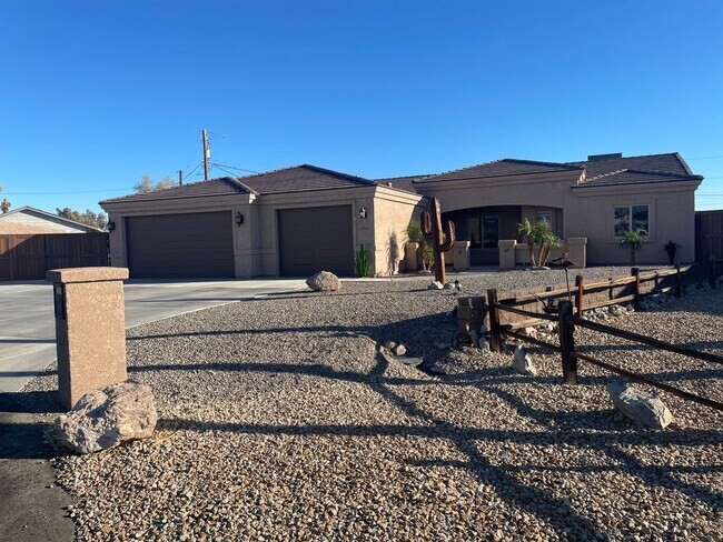 Photo - Luxurious Winter Getaway in Lake Havasu 2025-2026