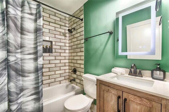 Photo - 1225 Graymont Dr SW
