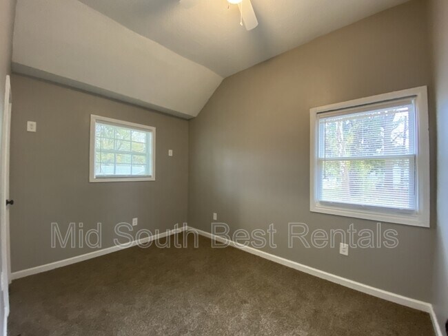 Photo - 3551 Carney St