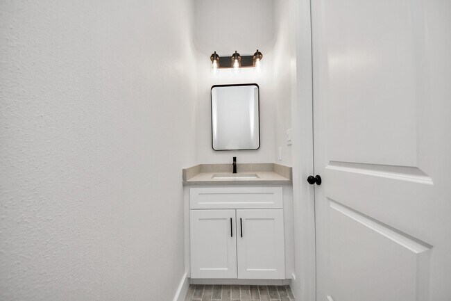 Photo - 8306 Comal St