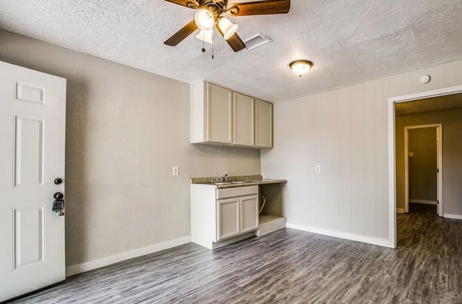 4820 Oak Ave Unit 9