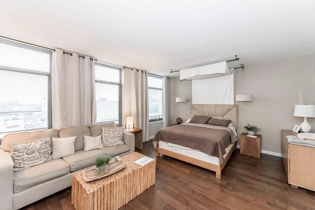 Photo - 610 W Kinzie St