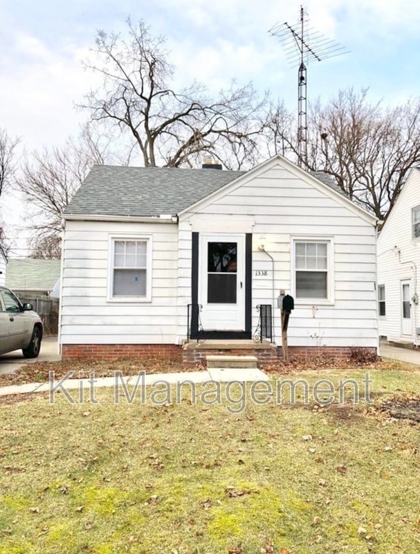 Building Photo - 1338 Crestwood Rd
