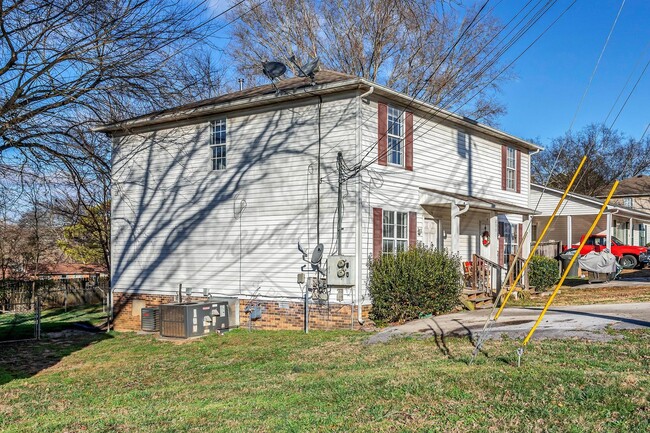 Building Photo - Three Bedroom, Two Level Duplex for Rent! Unit Nowlin 211  A