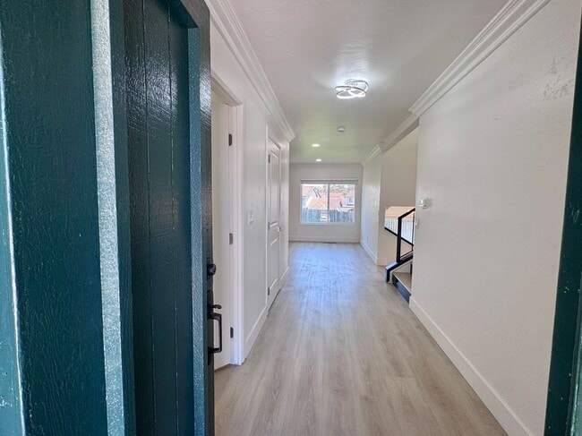 Photo - 2863 Carmar Way