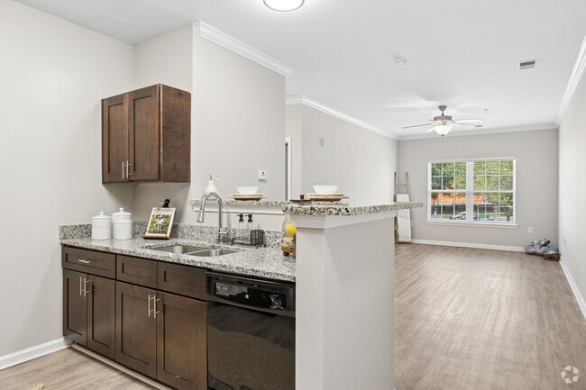 2BR, 2BA - 1,085SF - Kitchen/Living